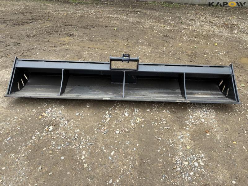 Compaction bucket 250cm with Hydrema hitch 2
