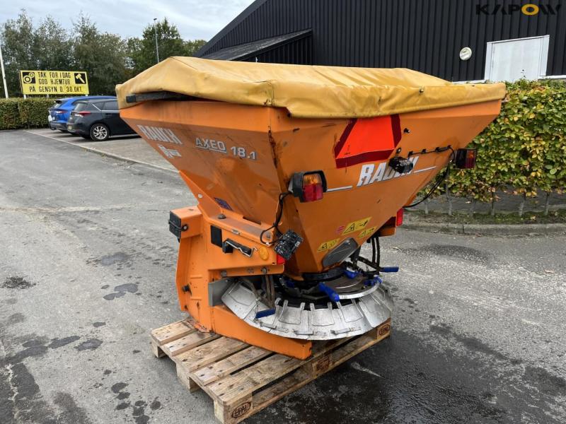Rauch Axeo 18.1 salt spreader 7