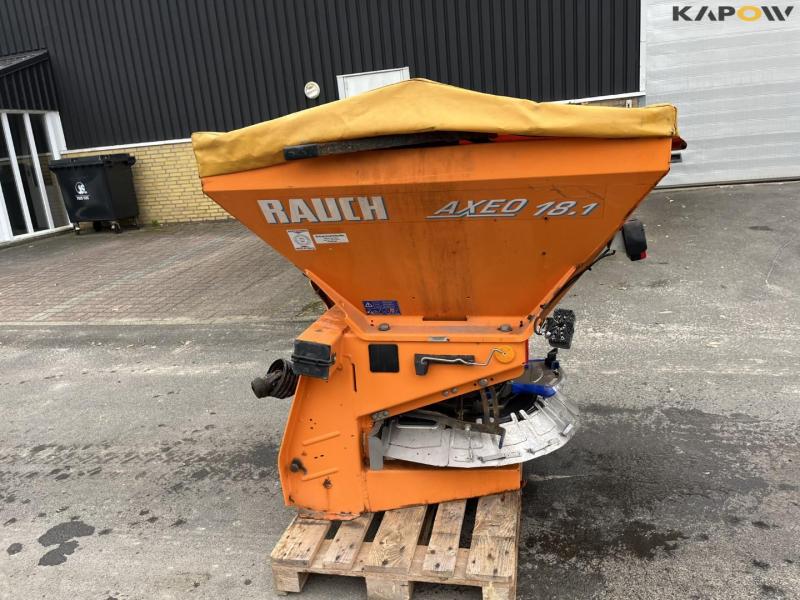 Rauch Axeo 18.1 salt spreader 8