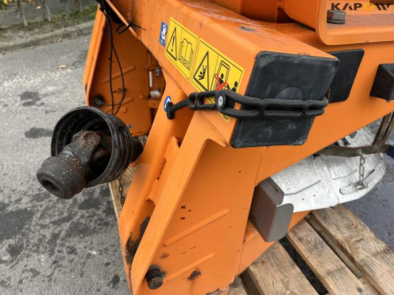 Rauch Axeo 18.1 salt spreader 17