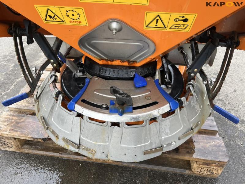 Rauch Axeo 18.1 salt spreader 13