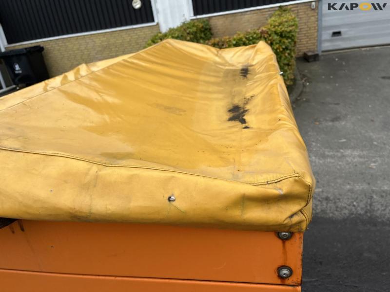 Rauch Axeo 18.1 salt spreader 20