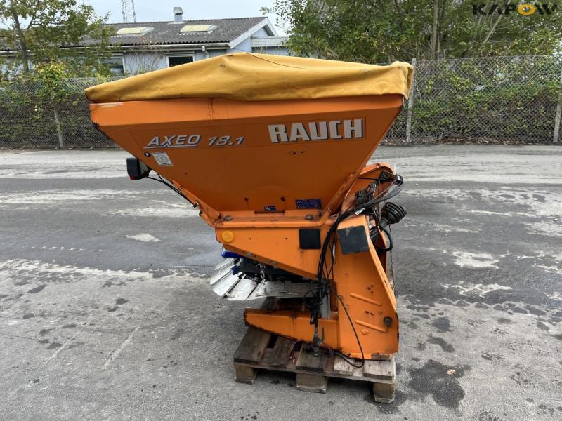 Rauch Axeo 18.1 salt spreader 4