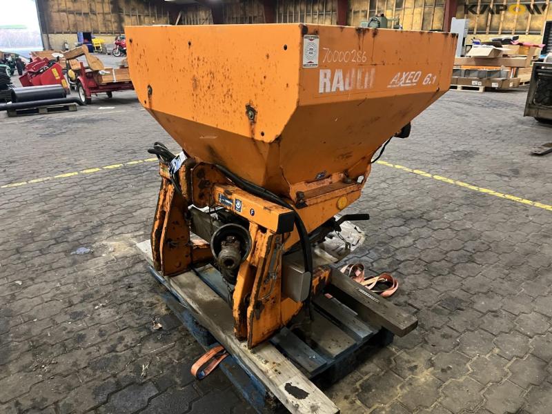 Rauch AXEO 6.1 salt spreader 5