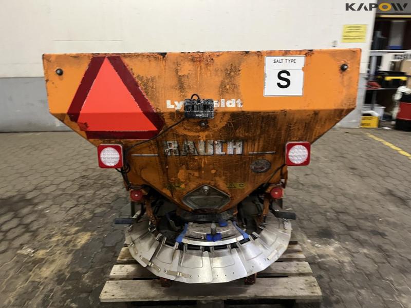 Rauch AXEO 6.1 salt spreader 2