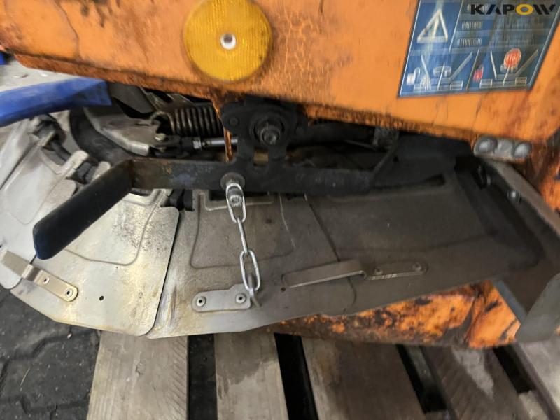 Rauch AXEO 6.1 salt spreader 16