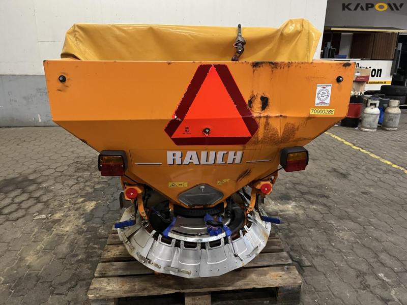 Rauch AXEO 6.1 salt spreader 2