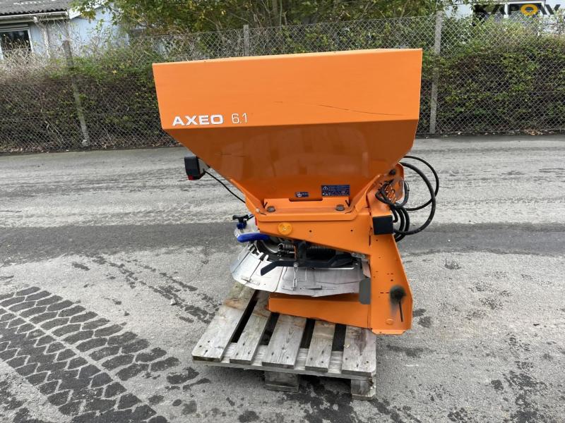 Rauch Axeo 6.1 salt spreader 4