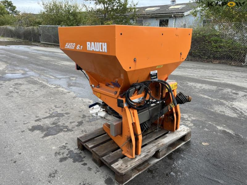 Rauch Axeo 6.1 salt spreader 3
