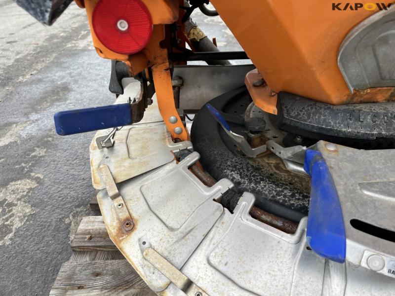 Rauch Axeo 6.1 salt spreader 14