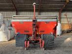 Rauch AXIS M 30.2 EMC fertilizer spreader 3