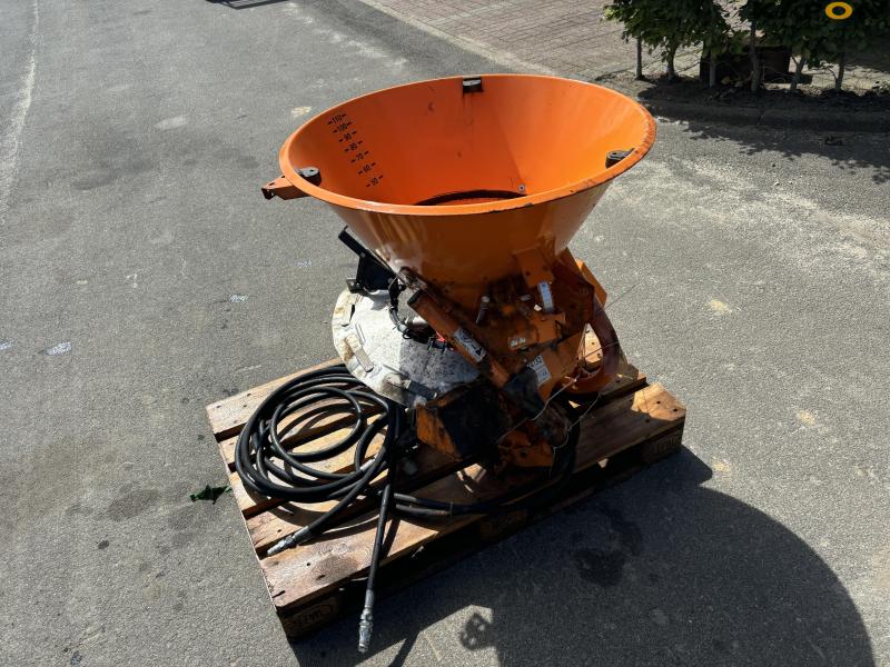 Rauch salt spreader 7