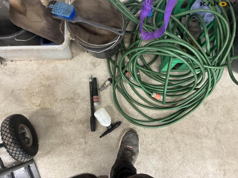 Tools/ Straps and sack truck 19