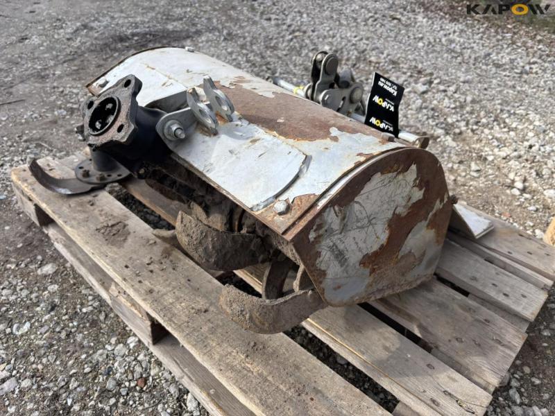 Tools for tool carrier 21