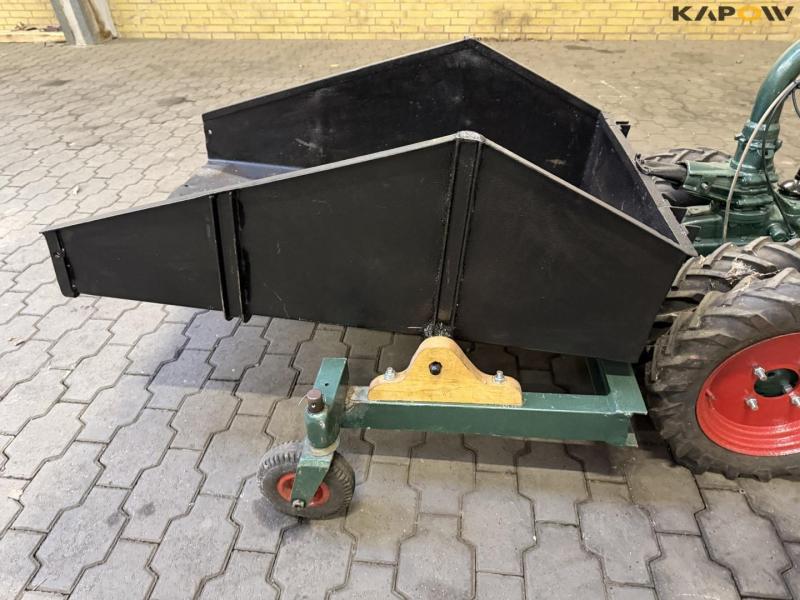 Tool carrier with platform 9