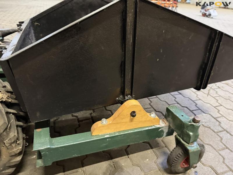 Tool carrier with platform 11