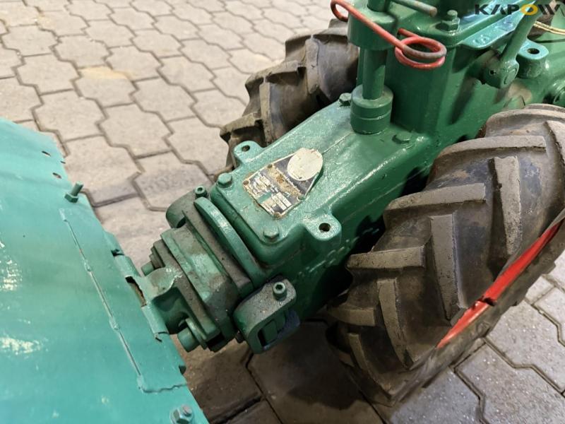 Tool carrier with milling cutter 18