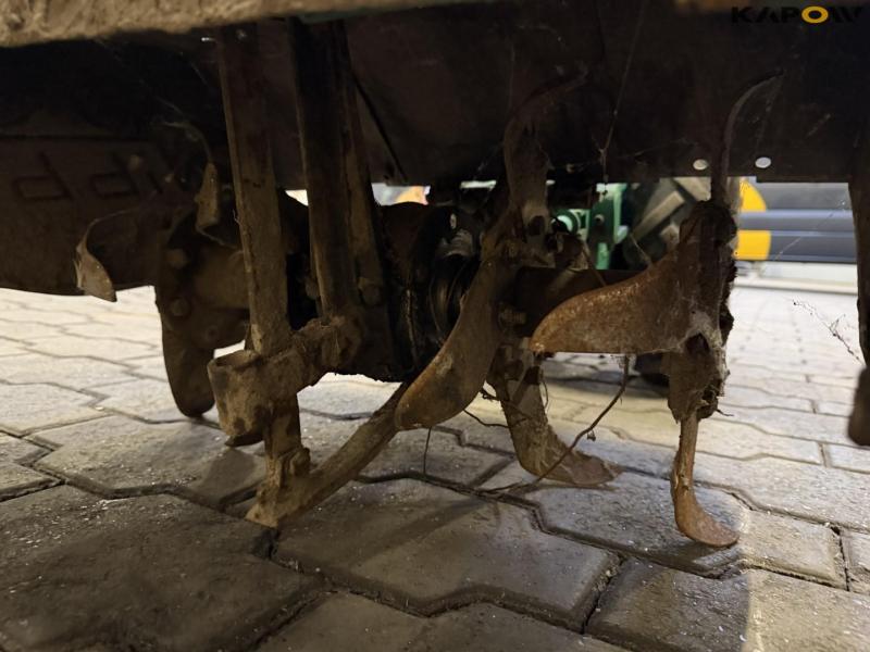 Tool carrier with milling cutter 27