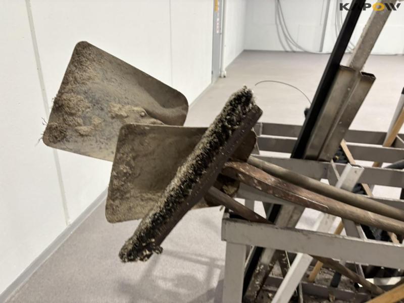 Tool holder with contents 18