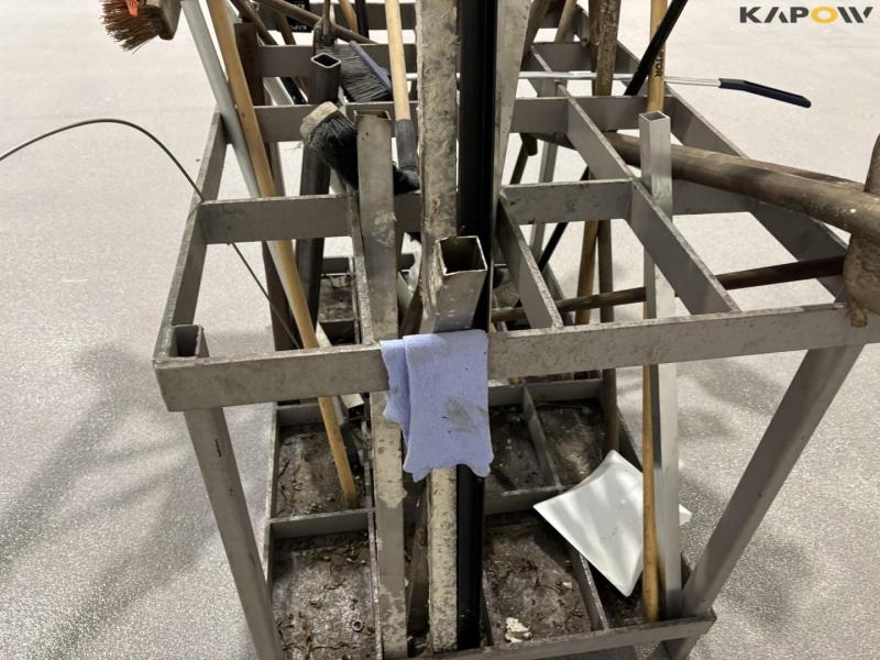 Tool holder with contents 20