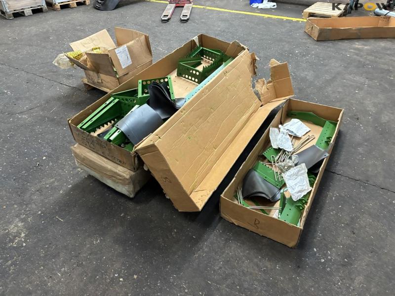 Pulley and shaker equipment for John Deere combine harvester 5
