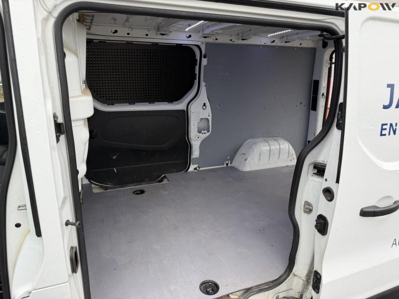 Renault Trafic 2.0 DCi van 20