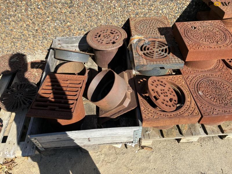 Gully drain components and flushing chambers 8