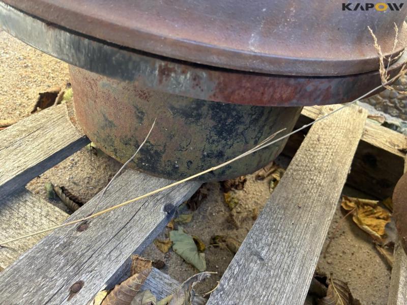 Gully drain components and flushing chambers 81