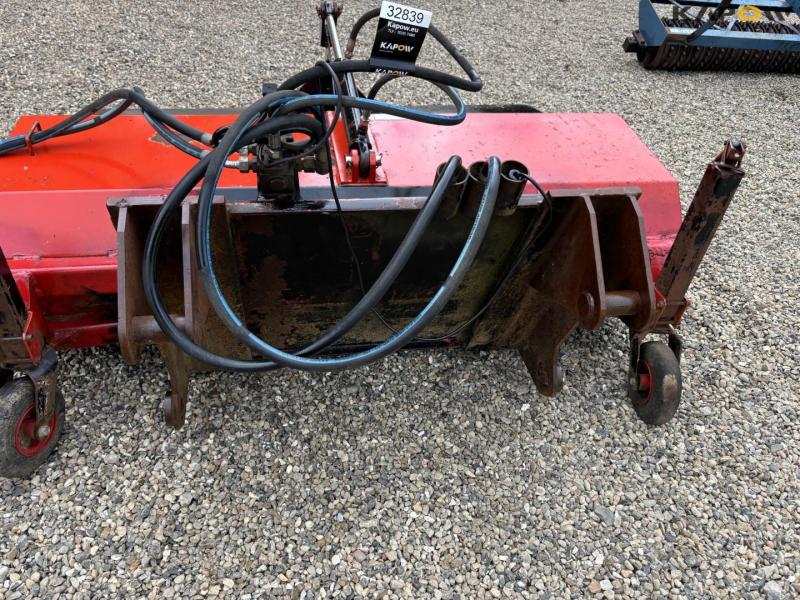 RHM FM1800 sweeper with collector 12