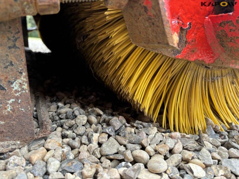 RHM FM1800 sweeper with collector 17