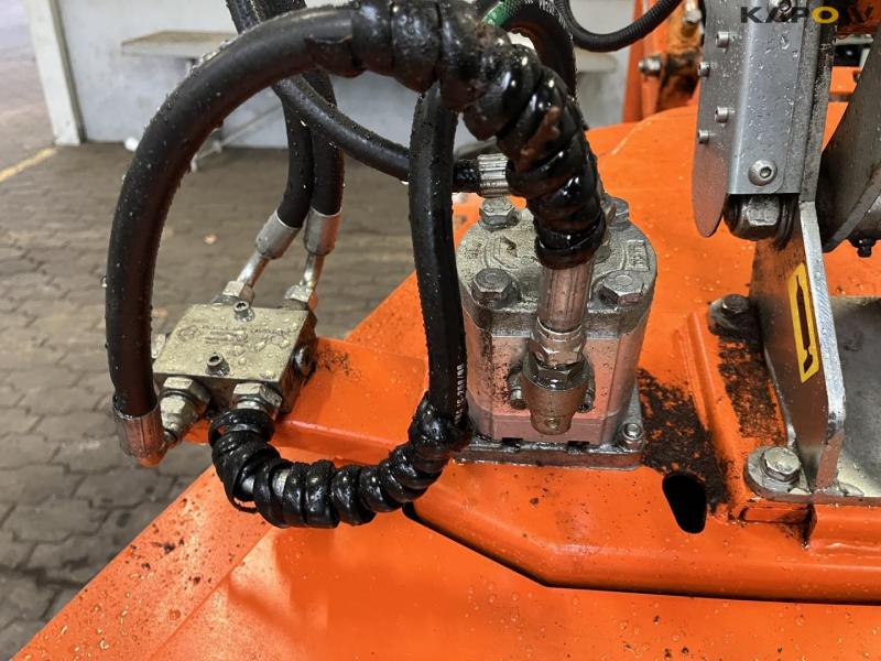 Rinieri BRM 120 arm mower 9