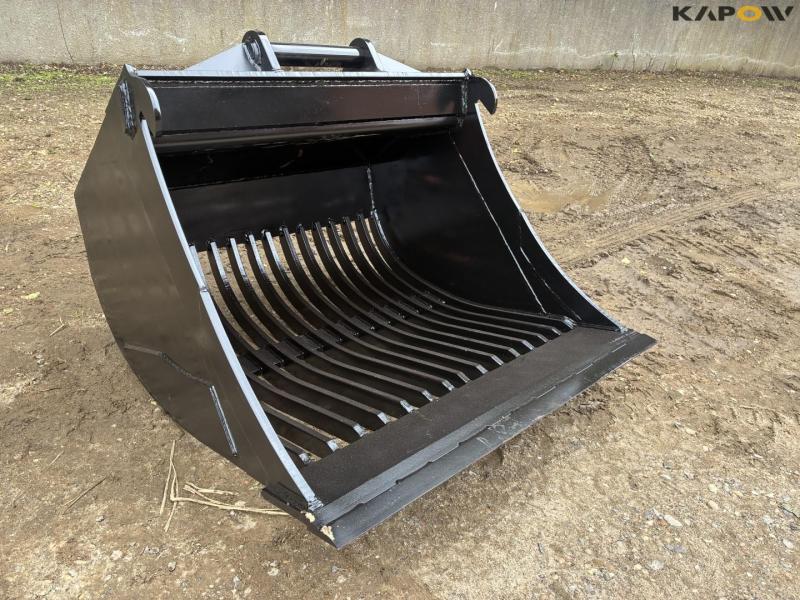 Screening bucket 125cm with S60 hitch 3