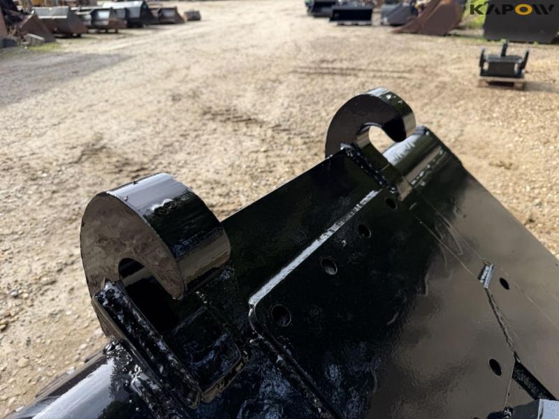 Skeleton bucket with Beco hitch 13