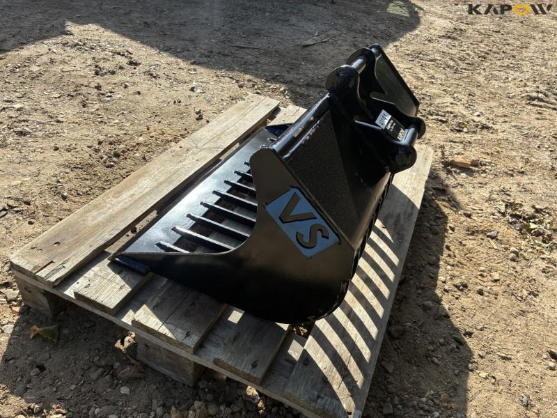 Shaker bucket with S30 hitch 6