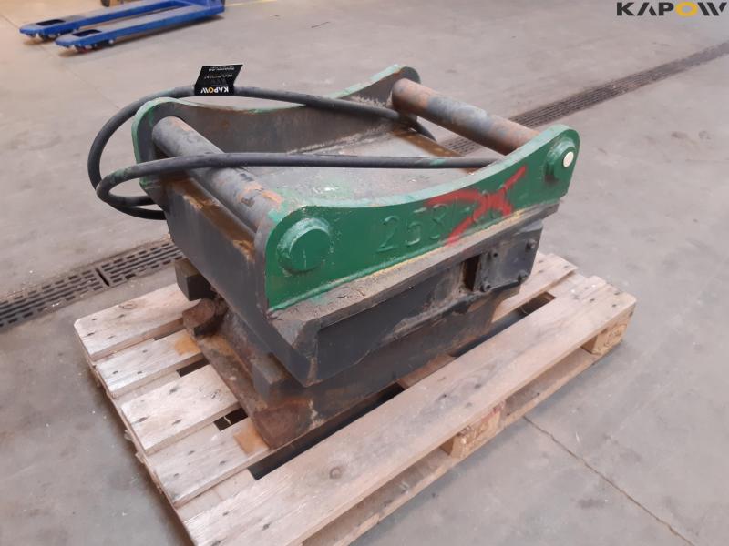 Rotator with S70 hitch 1