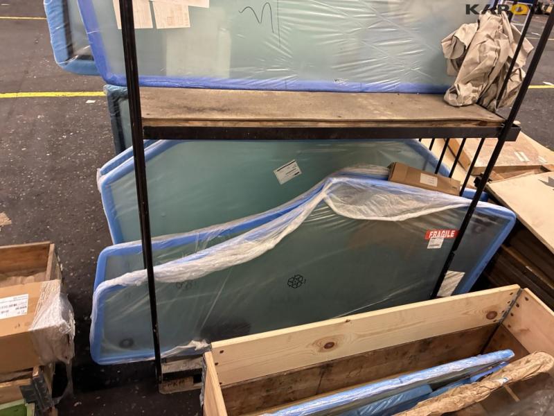 Window glass for machines 31