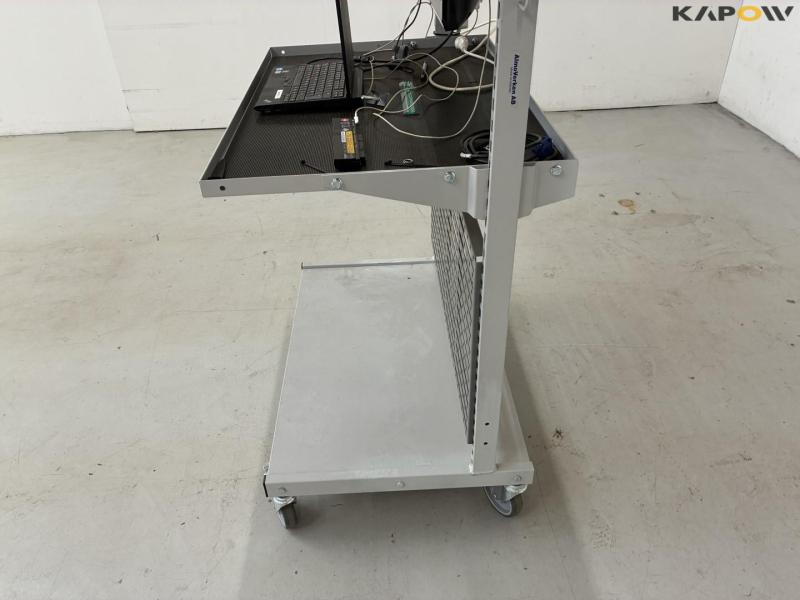 Rolling table with screen and computer for presentation 15