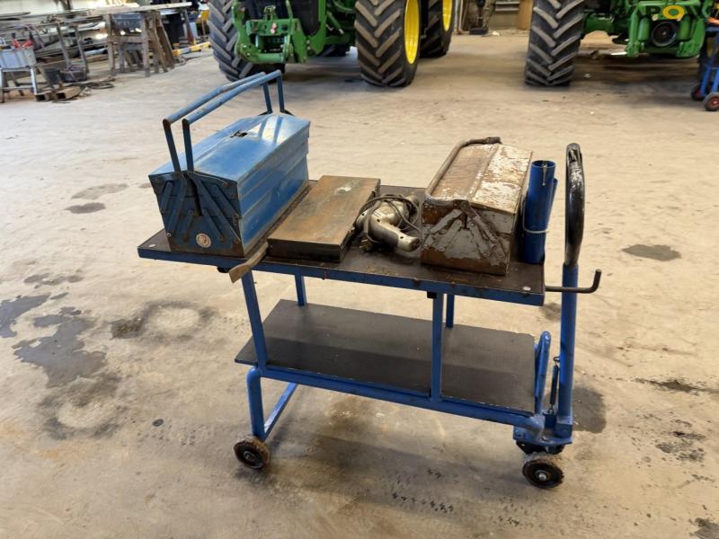 Trolley with tools 4