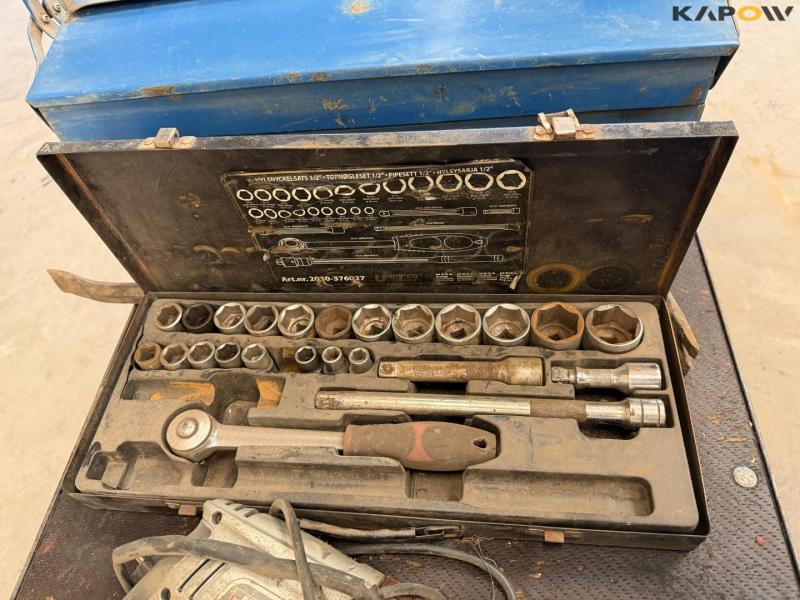 Trolley with tools 16