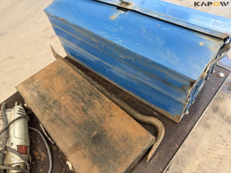 Trolley with tools 20