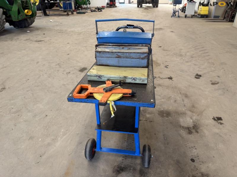 Trolley with tools 6