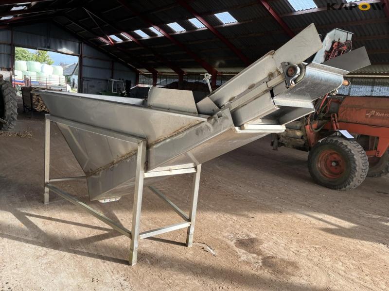 Stainless steel conveyor belt with waterproof bottom 3