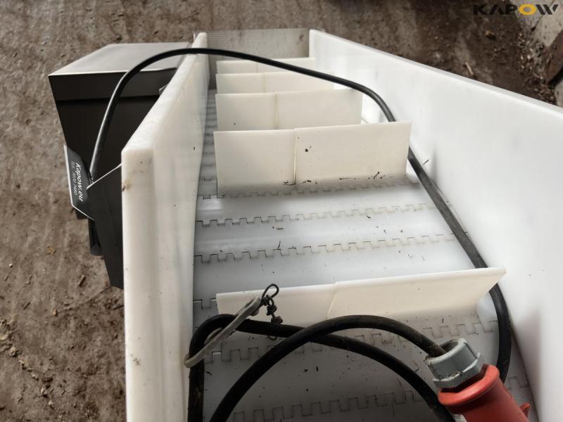 Stainless conveyor belt 11