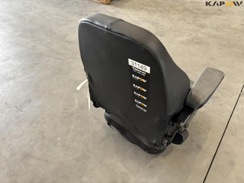 Seat with armrests - new 5