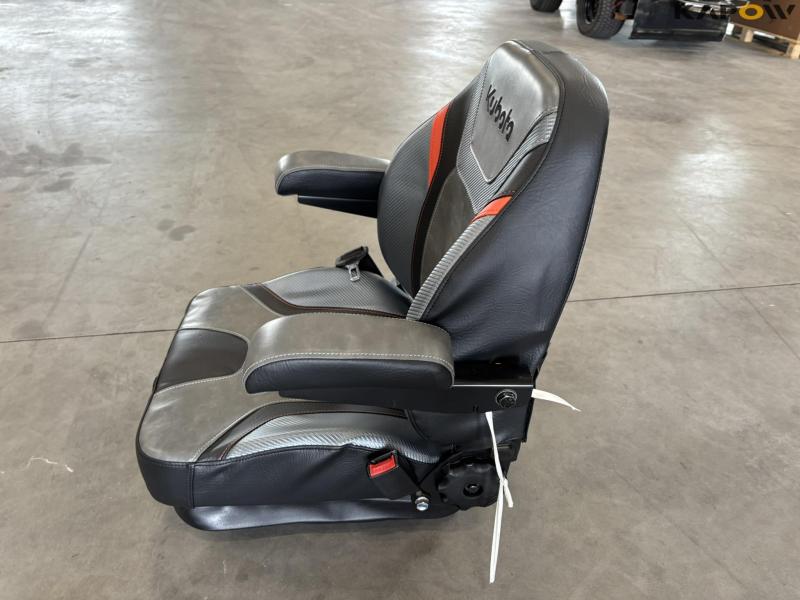 Seat with armrests - new 7