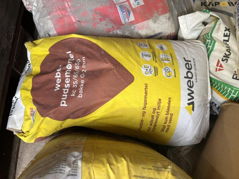 Bagged goods and cans 51