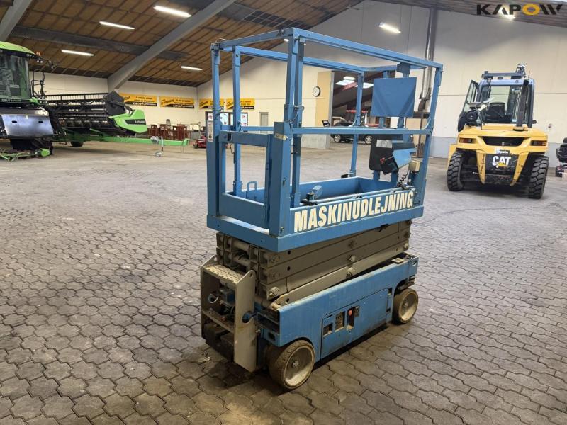 Genie GS1932 scissor lift 5