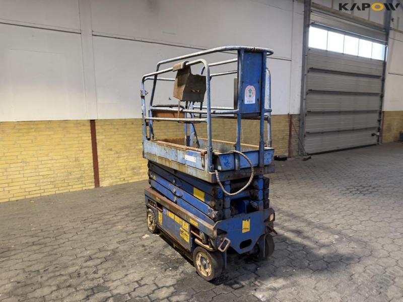 Scissor lift 3