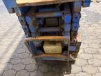 Scissor lift 19