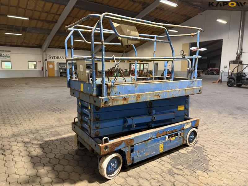 Scissor lift 5